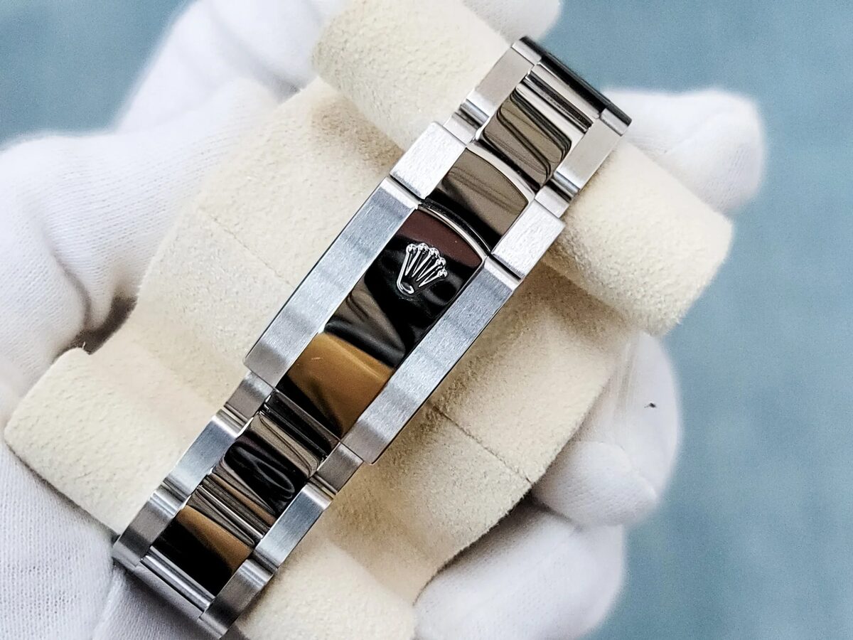Superclone Rolex Datejust 41mm Rhodium Dial 126300 Wimbledon Oyster - gallery