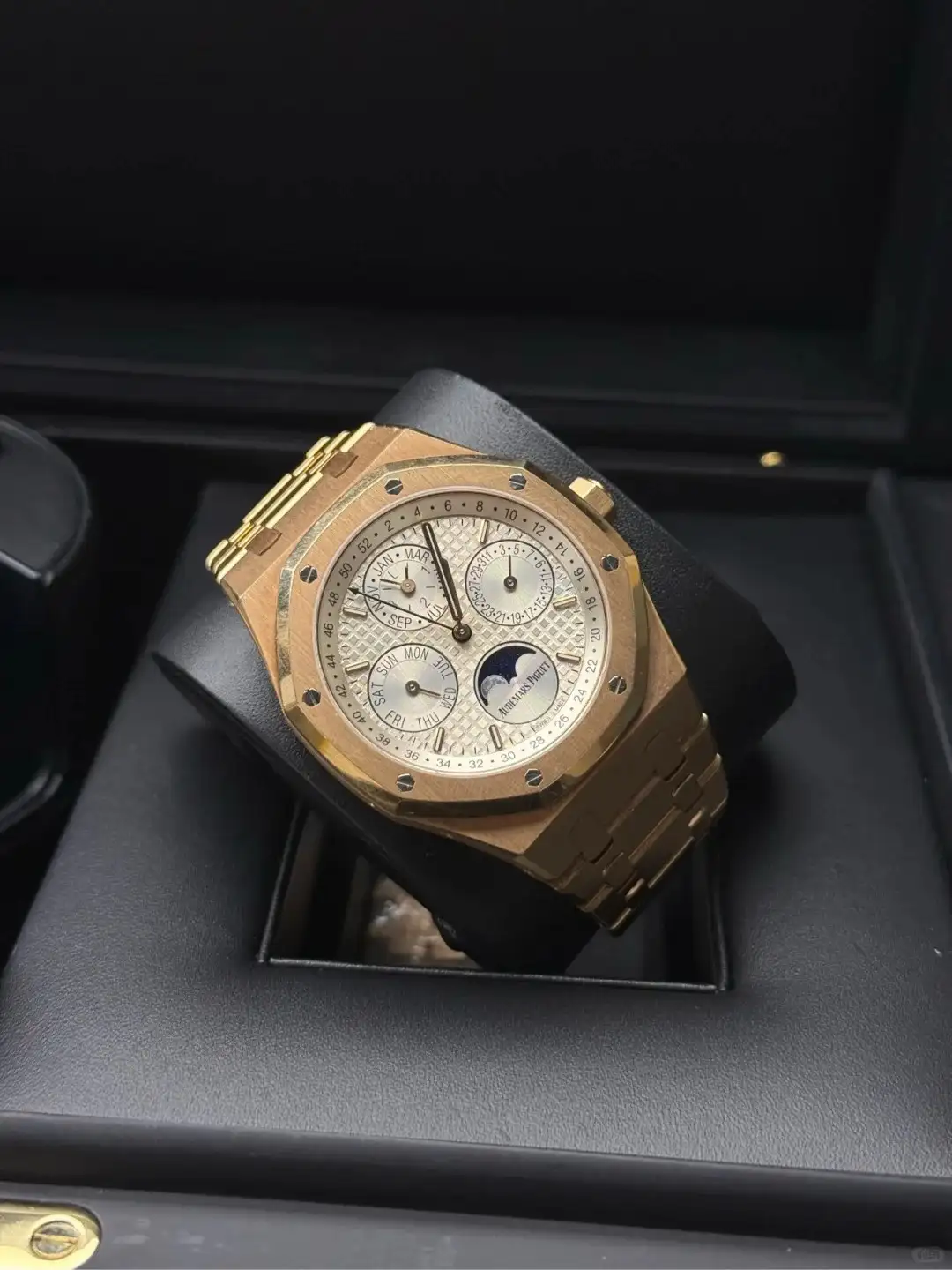Audemars Piguet Royal Oak Perpetual Calendar Silver 26574OR.OO.1220OR.01 - view 5