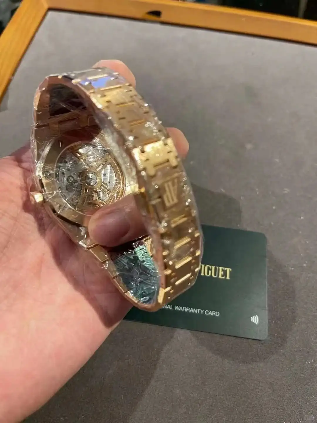 Audemars Piguet Royal Oak Quartz Brown 67650OR.OO.1261OR.01 - gallery